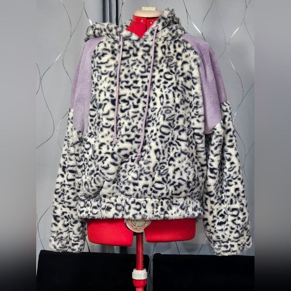 Hem & Thread Cheetah Print Soft Fleece Hoodie